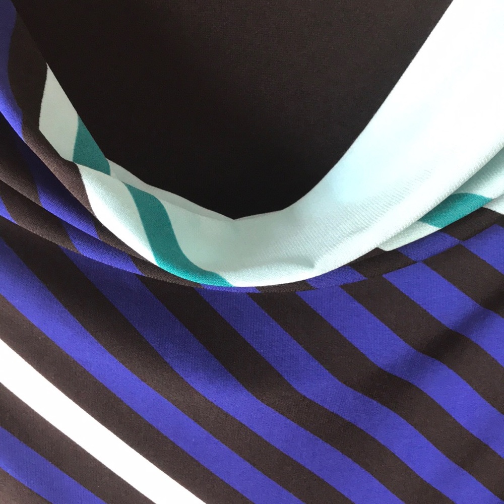 Dress - Picture 6 of 6